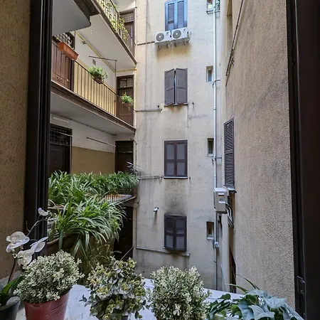 Roomz Romestay *